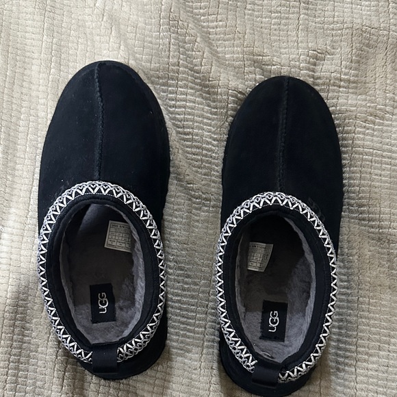 UGG Shoes - UGG Women’s Black and Gray mule/clogg.